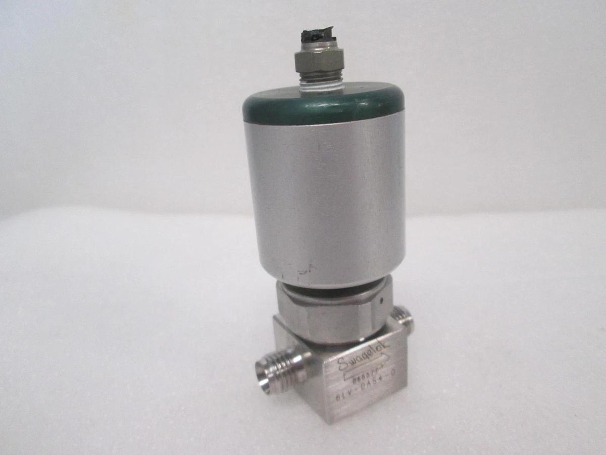 Swagelok, 6LV-DAS4-0, 1/4" Pneumatic Valve, Used