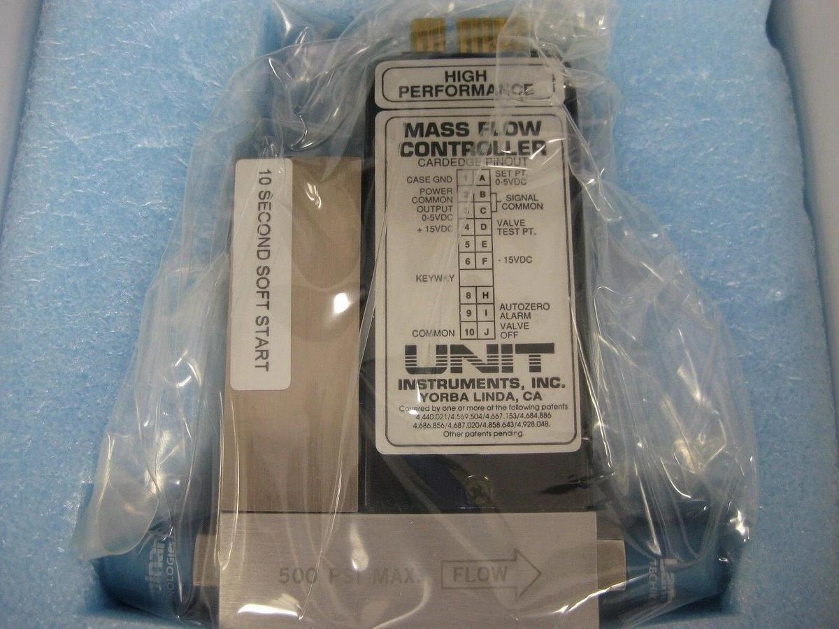 Refurbished Unit UFC-1500A, Mass Flow Controller, N2, 300 SCCM, 1/4" MVCR, Refurbished