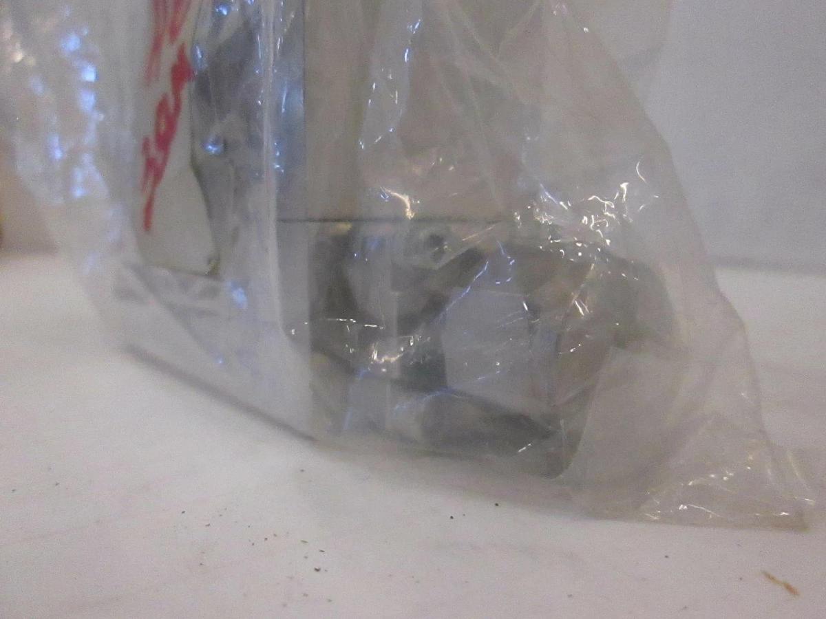 Used Unit UFC-1160A, Mass Flow Controller, 3 SLM, He, Used