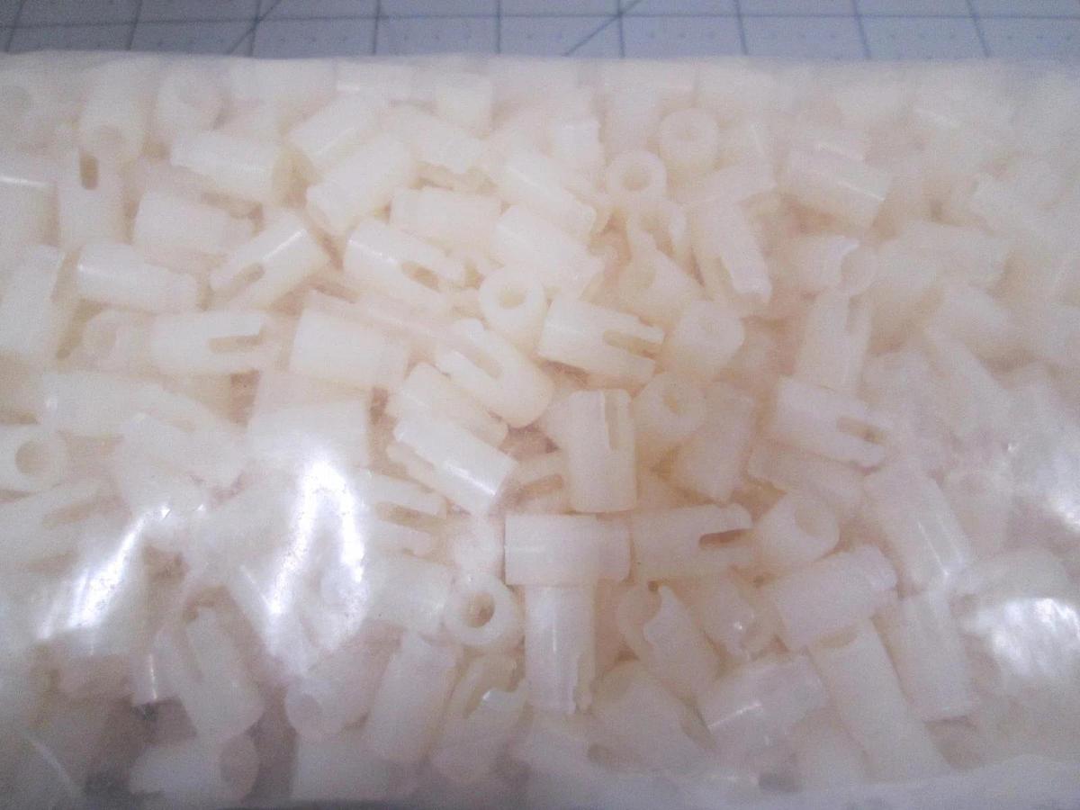 Essenta, SRS6-6-01, Alatec Standoff, Nylon, Snap Lock Screw MNT 3.8", Lot of1000