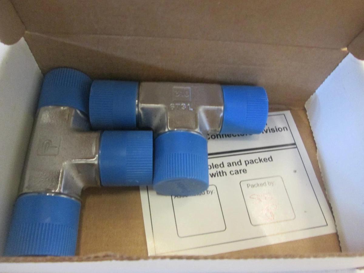 Parker, 8-8-8 MT-SS, Male Tee Pipe Fitting, Box of 2, New