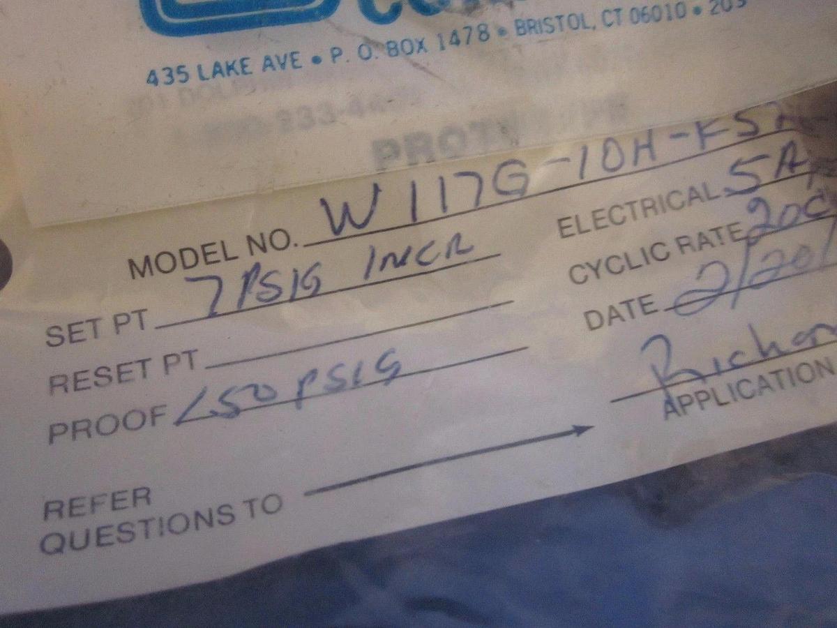 Used Whitman Controls W117G-10H-K52TB-X Ultra Pure Welded Pressure Switch- Lot of 3