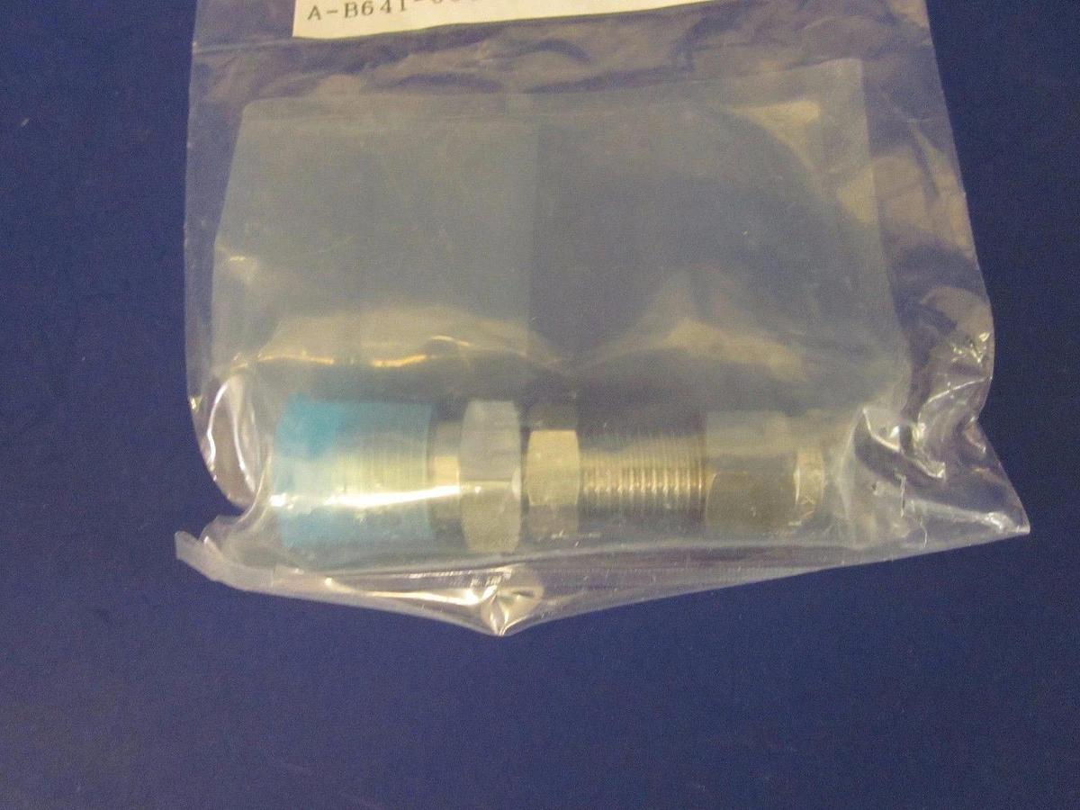 Used FUJIKIN UJR-FP-F6.35X6.35-UP Finelok Bulkhead Union Fitting, 1/4" - Lot of 4