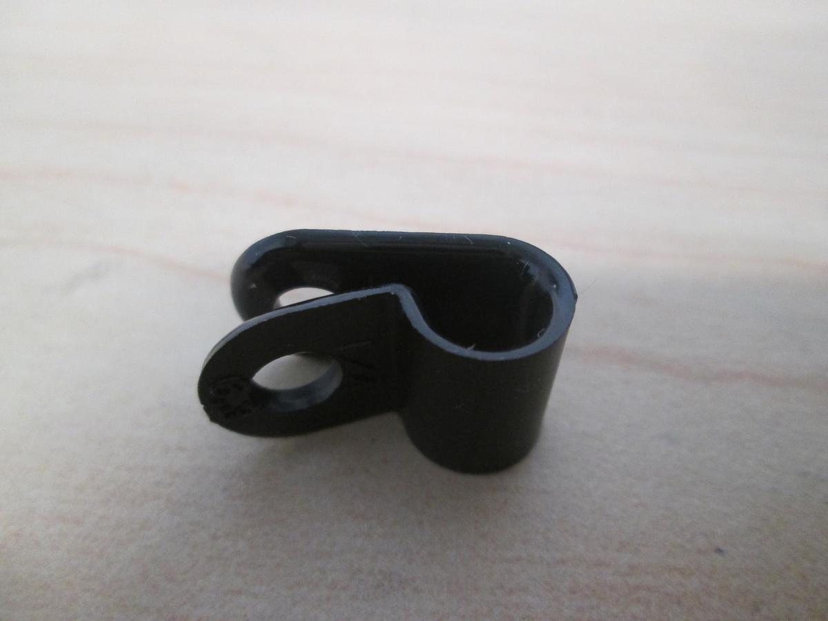 1/4" Clip, 216-007, New, Lot of 183