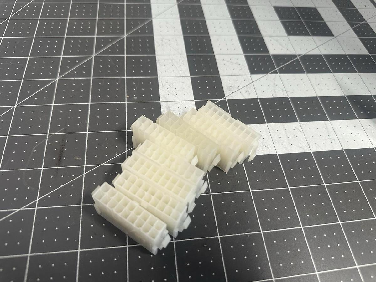 Used White Multi-Pin Wire Connector Housing Electrical Connector Lot of 8 New