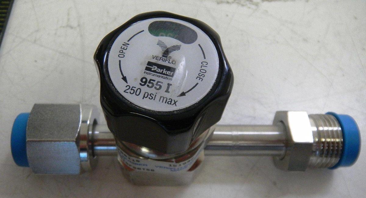 Used Veriflo 955ISFS8TS8 Valve, High Purity, 5" Face to Face 1/2"MVCR/FVCR, Used