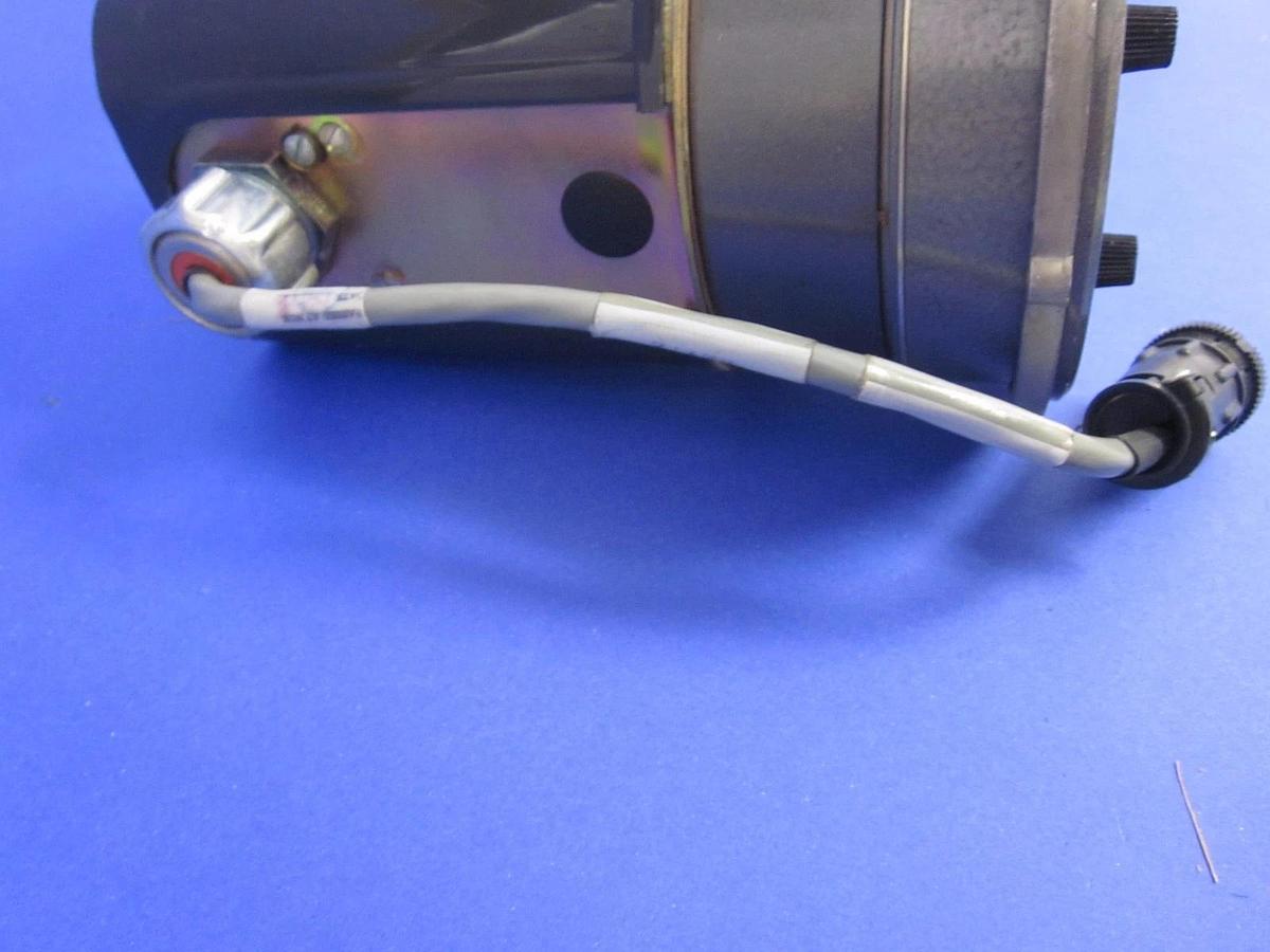 Used Dwyer 3304 Photohelic Pressure Switch/Gage , 2-0-2" of Water, Used
