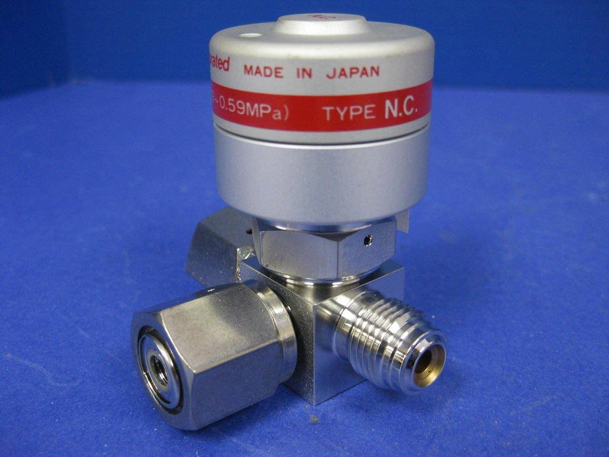 Used Fujikin Mega-Mini FPR-SDTB-71-6.35-3  3-Way Valve, 1/4" F/F/M UJR, Used