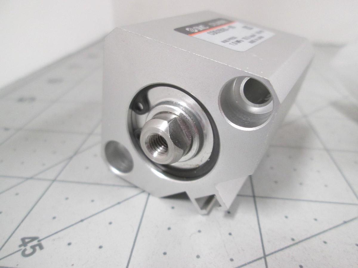 Used SMC, CDQ2B20-6D, Pneumatic Cylinder, New, Lot of 2