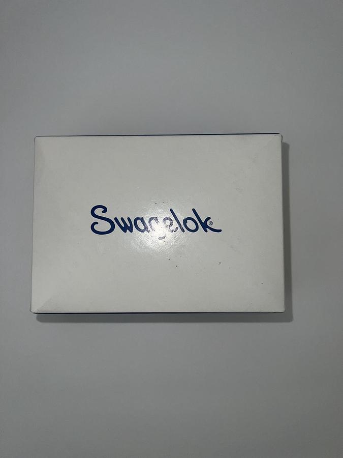 Swagelok 6LVV-DPRFR4-P VIM-VAR Manual Diaphragm Sealed Valve - Blue/Silver