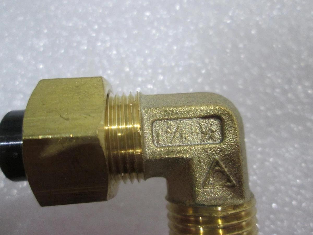 028-004493-1, 90 Degree Elbow, Lot of 23