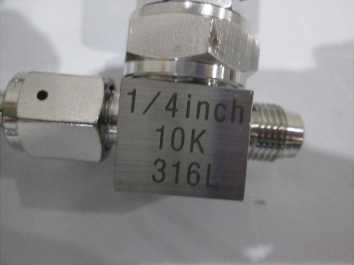 Used Veriflo, Gas Regulator Assy w/ -30-0-200 PSI Gauge and Nippon Valve, Used