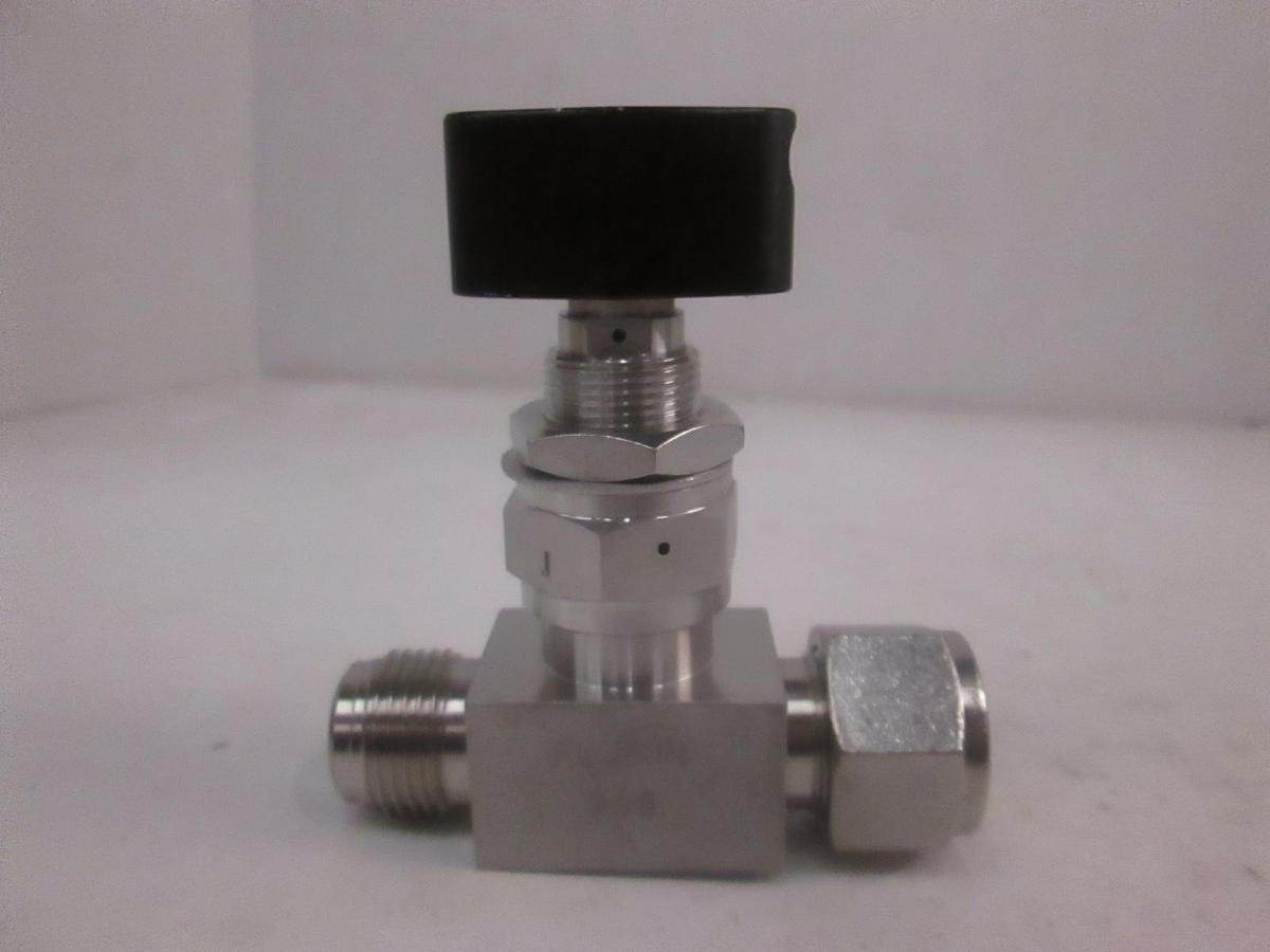 Used Fujikin 1/2 Turn Shut Off Valve, TEL 0120-064661, 1/2" Swagelok