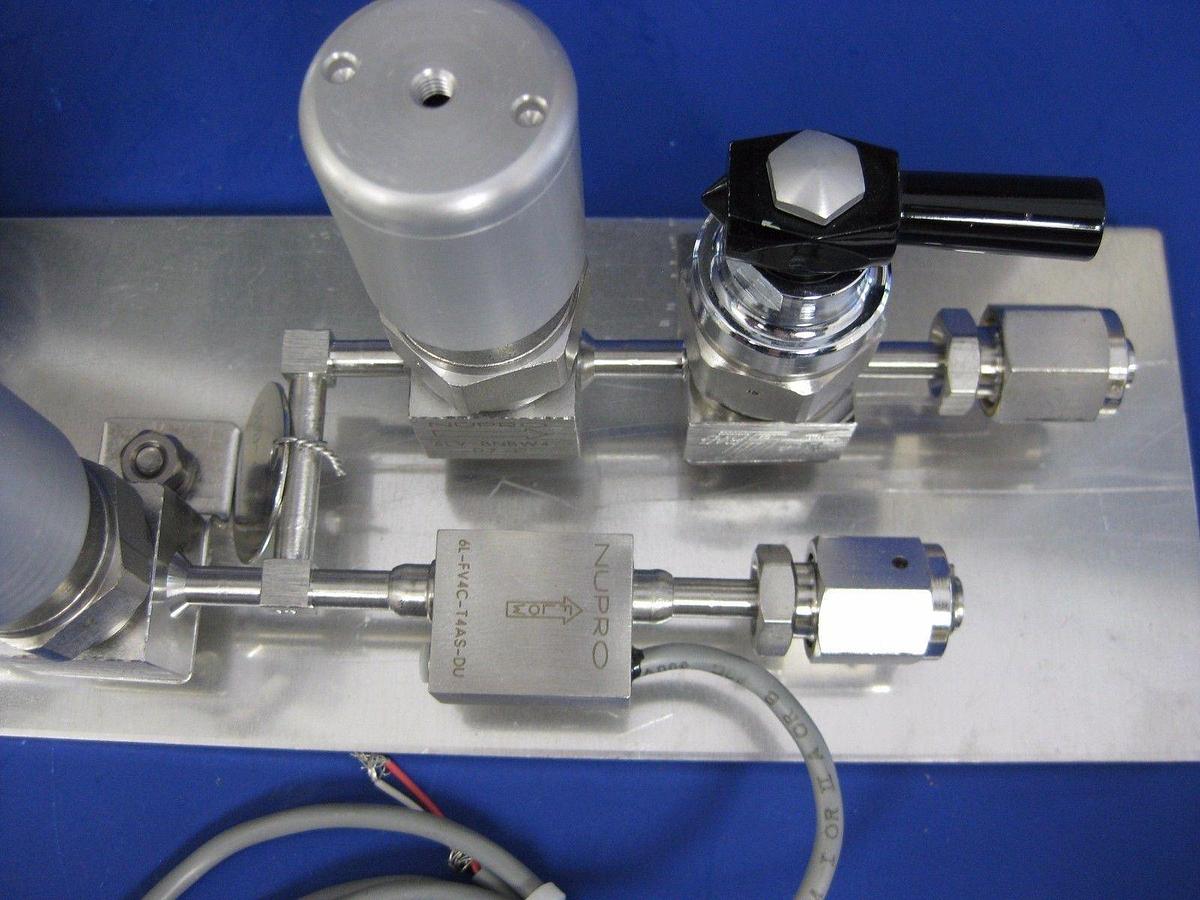 Used Air Products High Purity Intel Gas Process Stick 809-423389, NEW