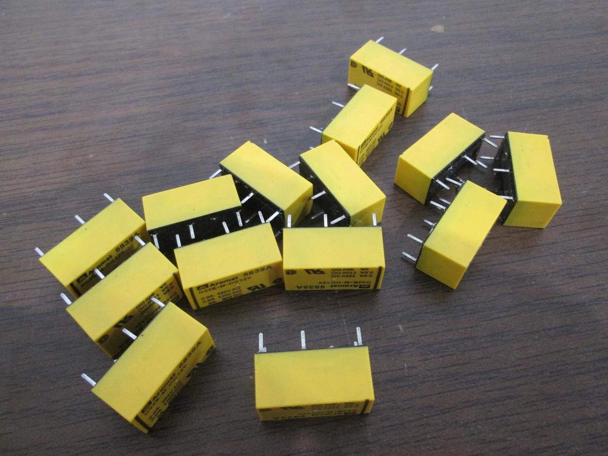 Used Aromat, 8839A, DS2E-M-DC12V, Signal Relay, Lot of 14