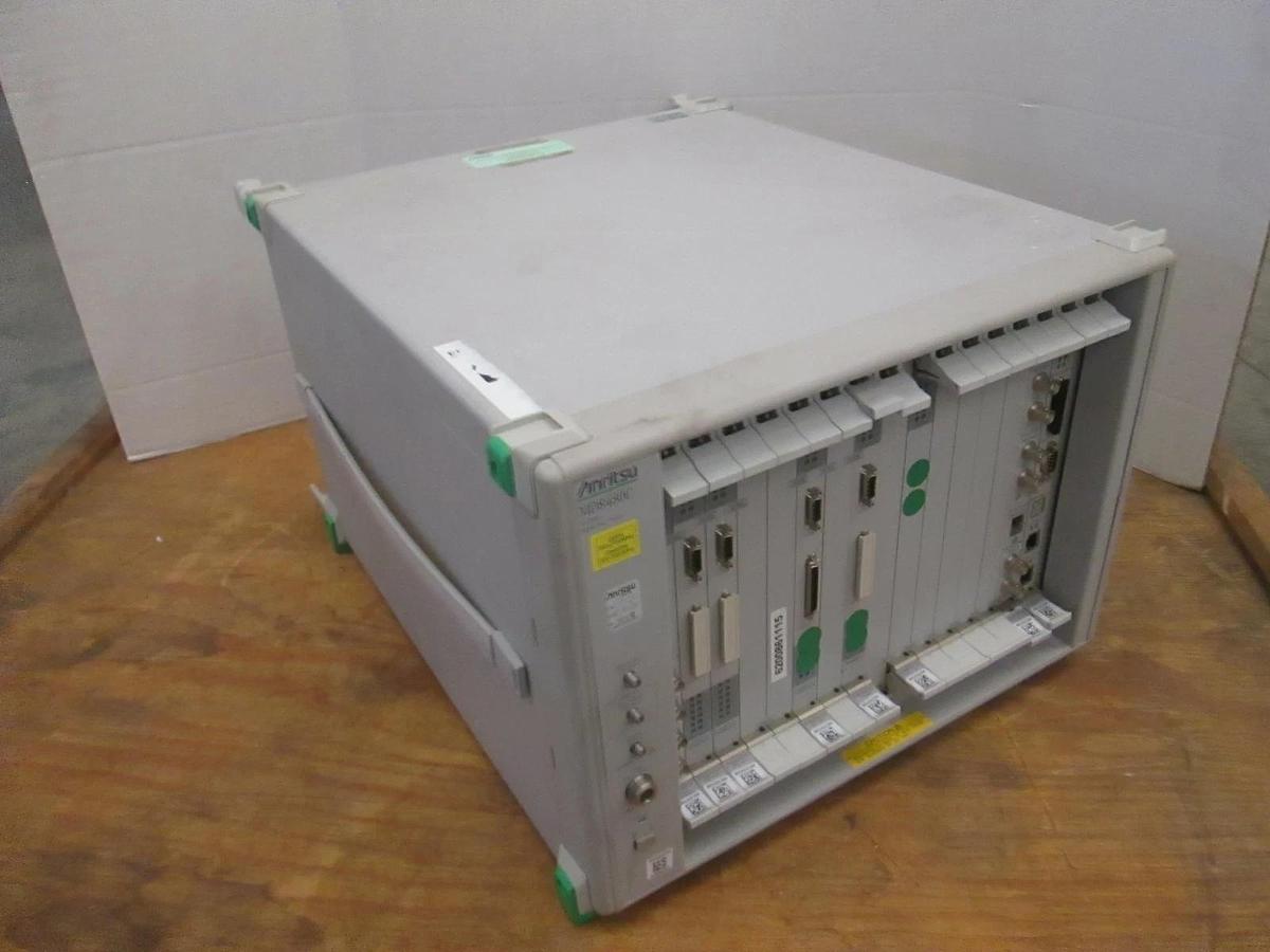 Used Anritsu MD8480C Signalling Tester W-CDMA Wireless Test Set with 7 Plug-in Cards