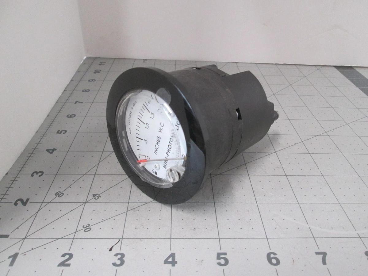 Dwyer, Mini-Photohelic, W52Y, MP-002, 0-2" Pressure Switch, New