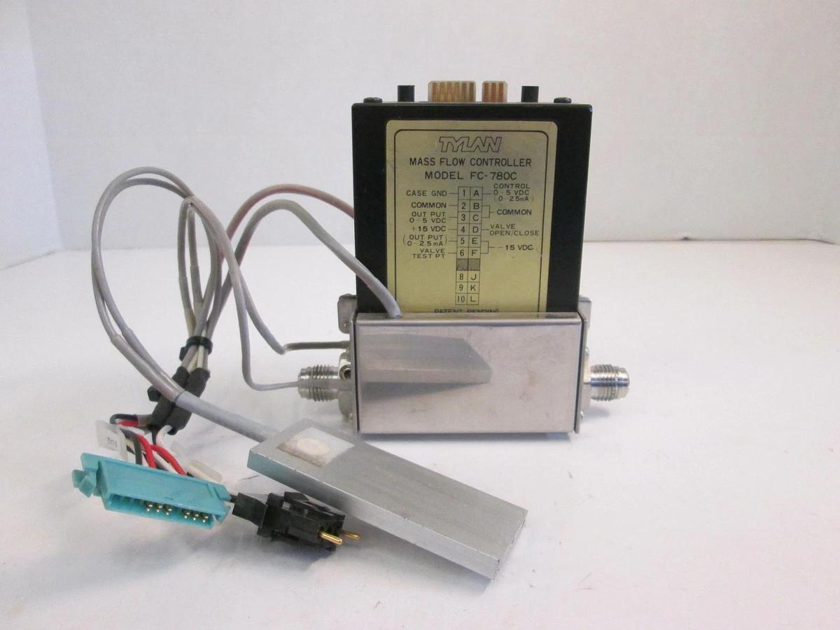 Used Tylan FC-780C Mass Flow Controller MFC, 200 SCCM, CCL4, 1/4" MVCR