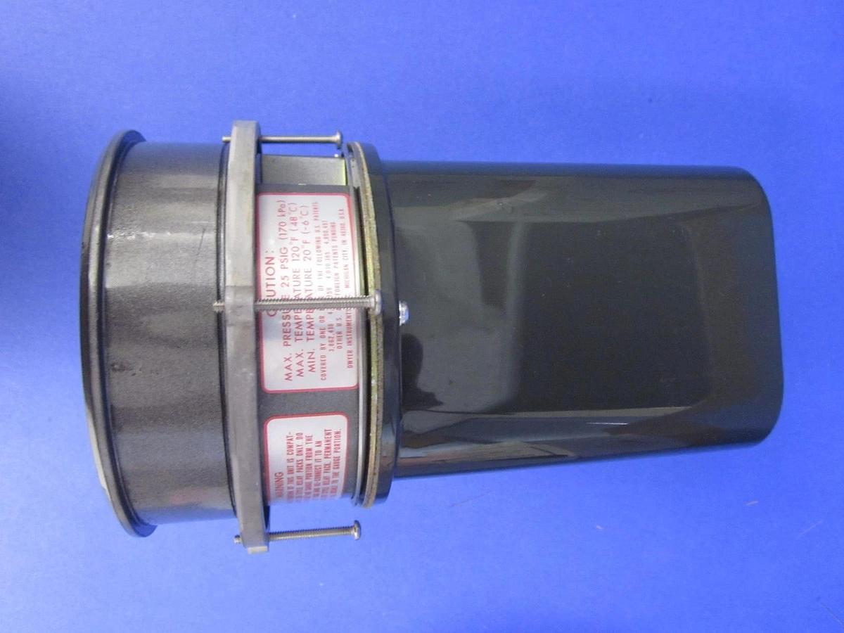 Used Dwyer 3002-TP Photohelic Pressure Switch/Gage, 0-2.0" of Water, Used