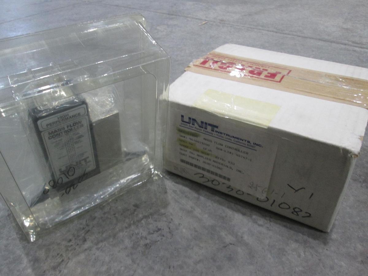 Used Unit, UFC-1100A, Mass Flow Controller, He, 100 SCCM, New