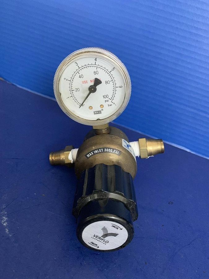 Used Parker Veriflo IR4B-100-G SD Brass Regulator w/ Gauge, 4 Port, Used