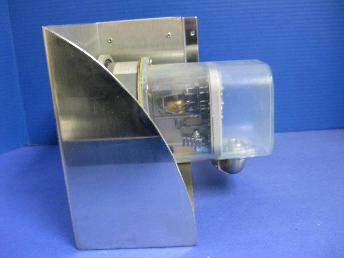Used Dwyer 3001C Photohelic Gauge with Enclosure and Connections, Used
