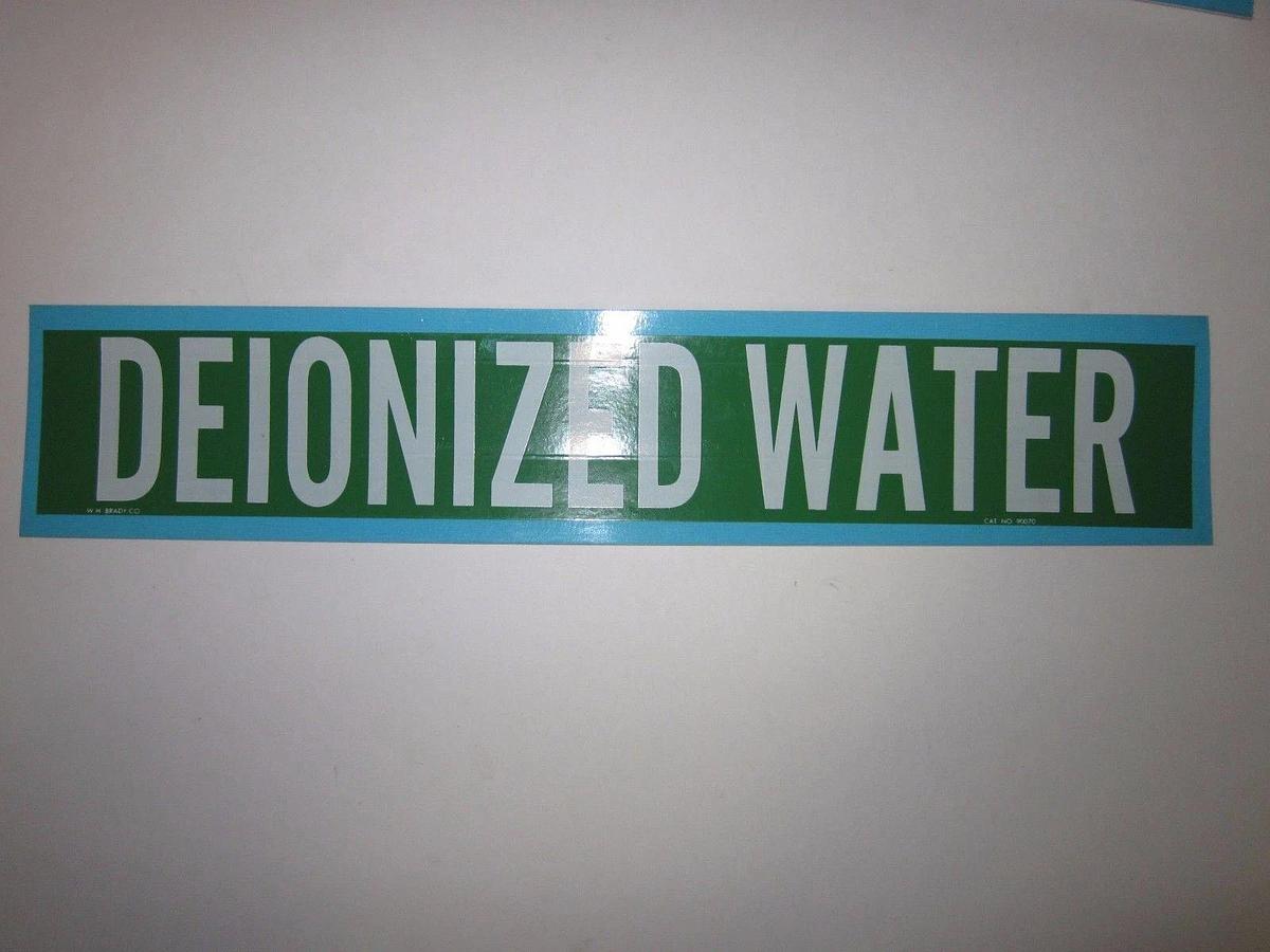 BRADY 90070 Pipe Marker, DEIONIZED WATER, White on Green, Lot of 37 Labels