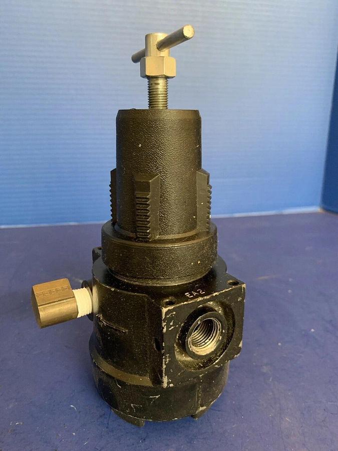 Used Parker 07R213AB Regulator, 250 PSI, Used