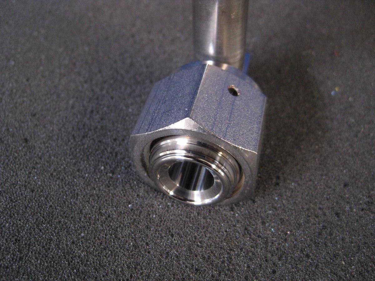 Swagelok CROSS Reducer Assy, 1/2" MVCR x 1/2" FVCR x 1/4" FVCR x 1/4"FVCR, Used