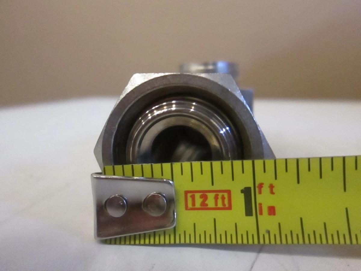 Used Swagelok Stainless Steel, Tee Fitting Union B48952, 1" FVCR, Used