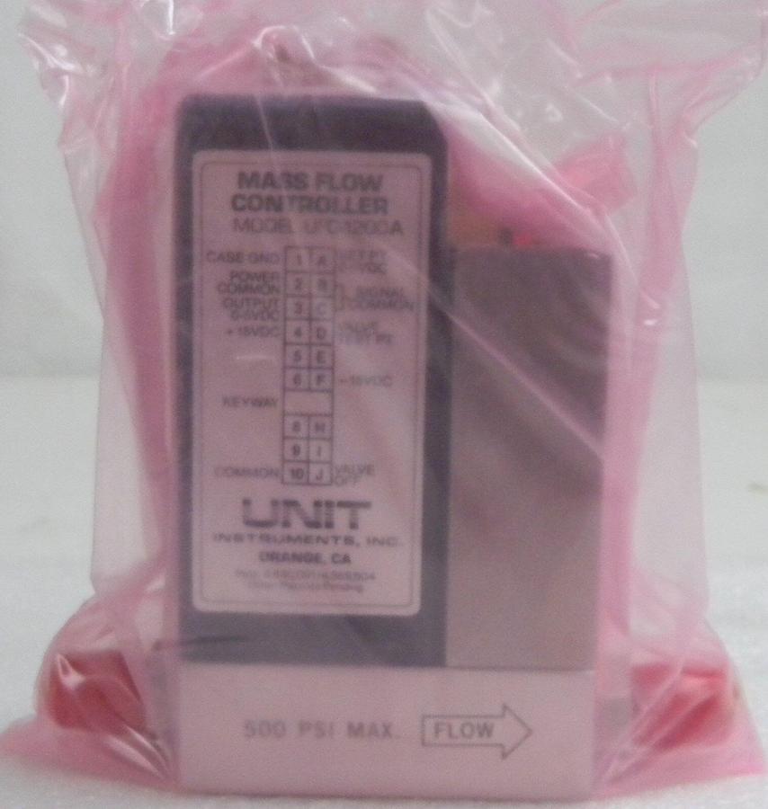 Used Unit UFC-1200A, Mass Flow Controller, Gas- PH3, Range- 20 SCCM, 1/4" M I/O
