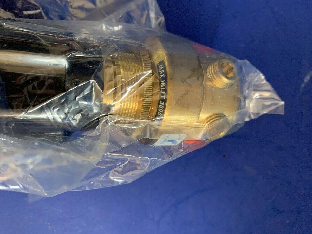Veriflo IR400B4PXX4PM Regulator, Brass, 4 Ports, New