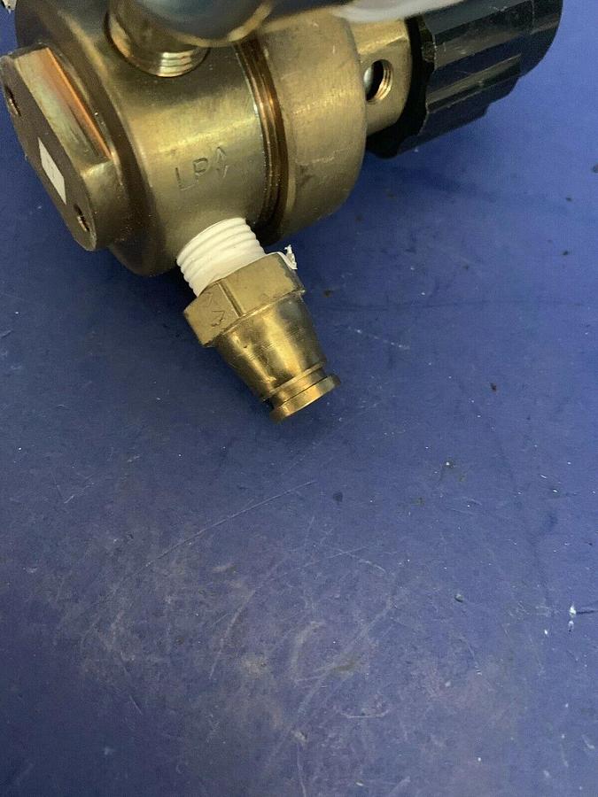 Used Parker Veriflo IR4B-100-G SD Brass Regulator w/ Gauge, 4 Port, Used