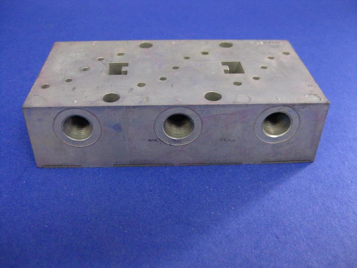 Used SKINNER Manifold Base MB 60 S006 - LOT of 4
