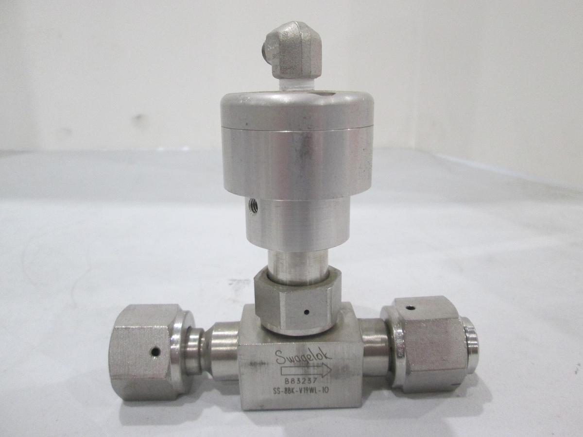 Used Swagelok, SS-8BK-V19WL-1O, Pneumatic Valve, Used