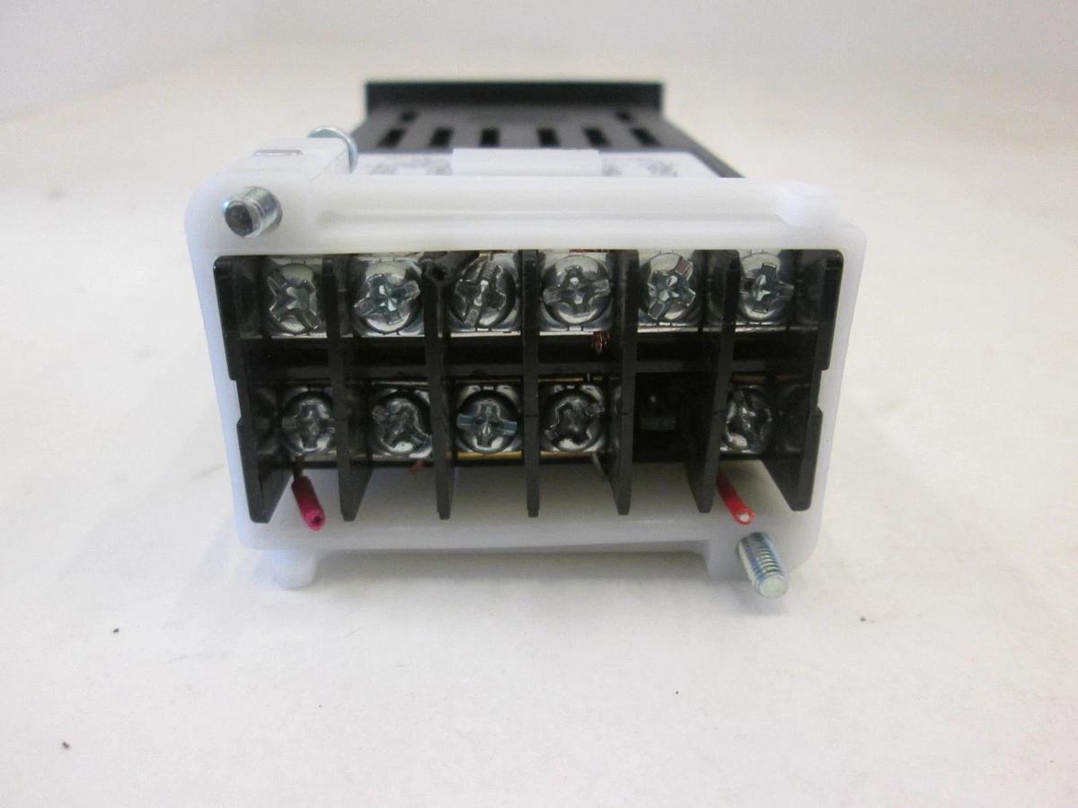 Used Omega, Temperature Controller, CN7500, 50/60Hz, 100-240V, Used