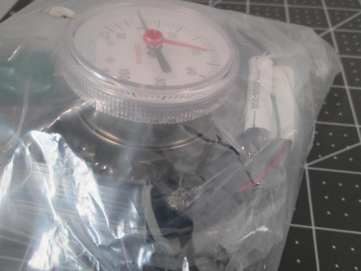 Millipore, IPS 122 Type 2, Pressure Switch 100PSI 8-30VDC 60mA NEW