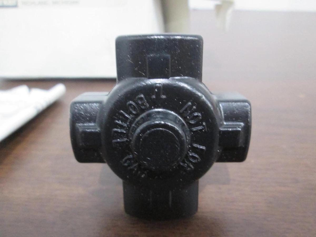 Parker, 15R113EB, 4-Way Pressure Regulator, New