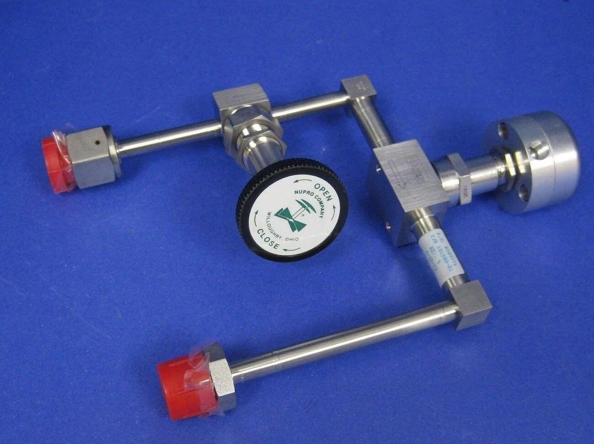 Valve Assembly w/ Parker 6W-P6K-11AC-SS and Swagelok SS-4BRG-TW, New