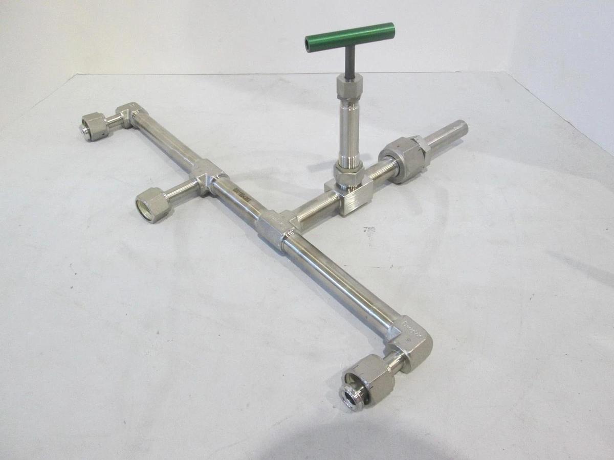 Used Swagelok, SS-8UK-TQ3-SC11, Manual Green Valve, 1" 4 Port, Used