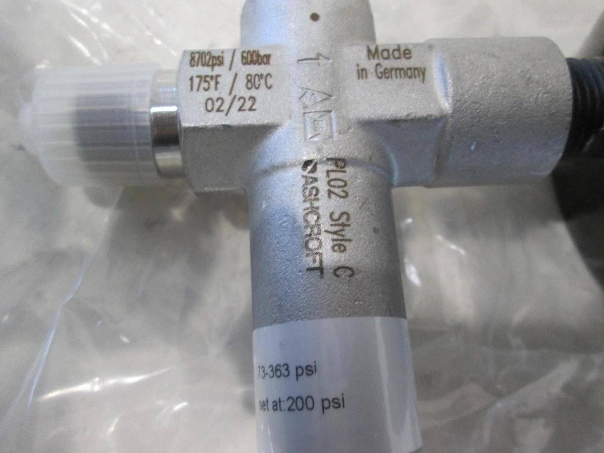 Ashcroft, Duragauge, 4-1/2", 0-200 PSI, Silicone Fill, New