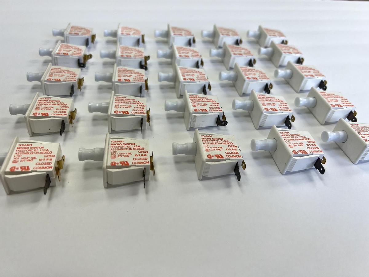 Used 1DM401 Micro Switch L181 10A 1/2HP 125, 250. 277 VAC, Used