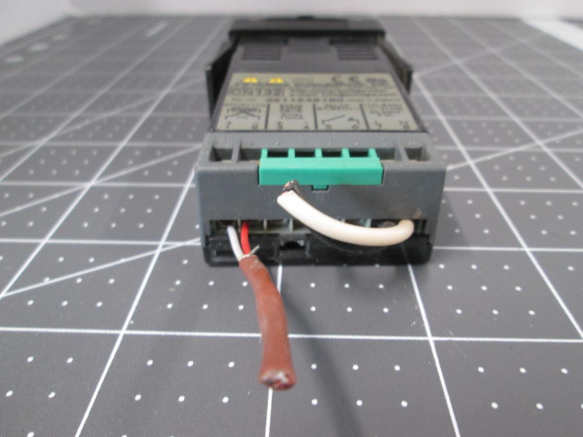 Used OMEGA, CN132, Temperature Process Controller RTD Pt100, 100-240VAC Relay