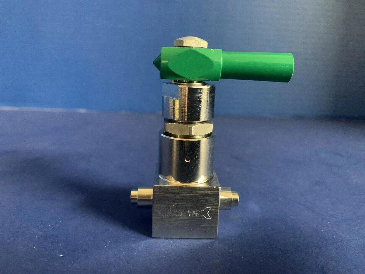Used Ewal Titan II Manual 2-Way Valve 1/4" Tube Stub, Green Lever Handle, Used