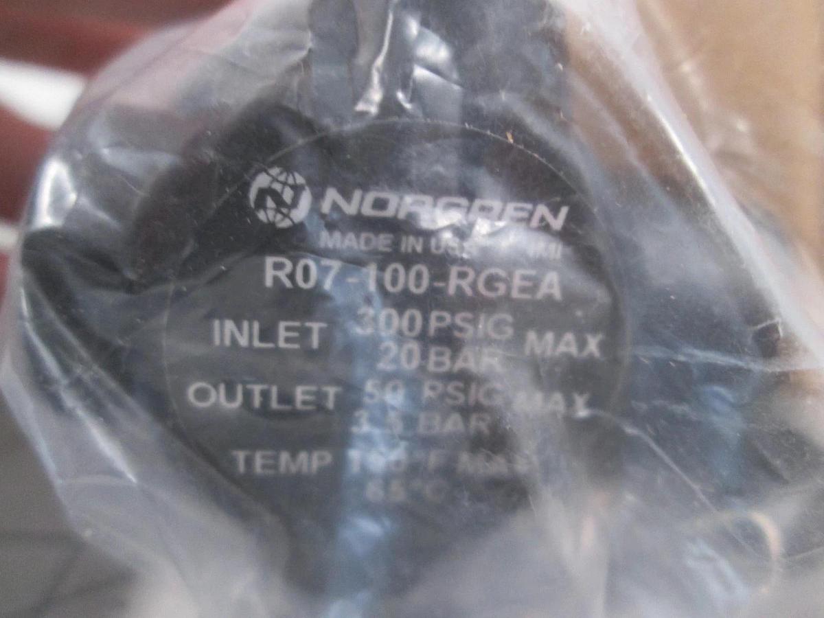 Norgren, Regulator, R07-100-RGEA, 0-50 PSI w/ Gauge, New