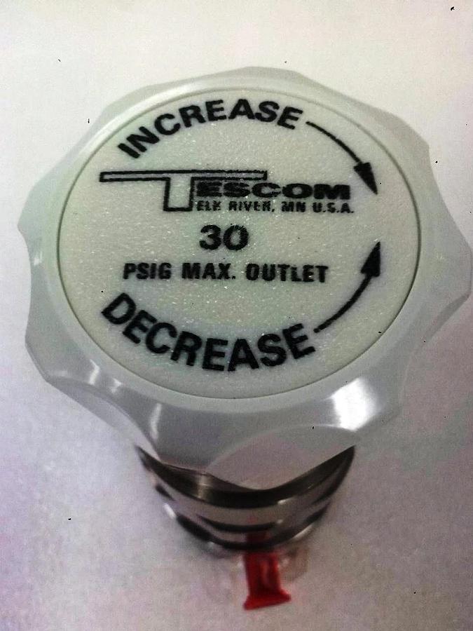 Tescom 74-2460K9420-018 1/4" stub Ultra High Purity Positive Seal Regulator, NIB