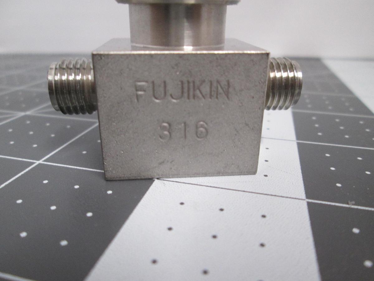 Used Fujikin, Pneumatic N.C. Valve 316 Stainless Steel 3.5-7KGF/CM2G, USED