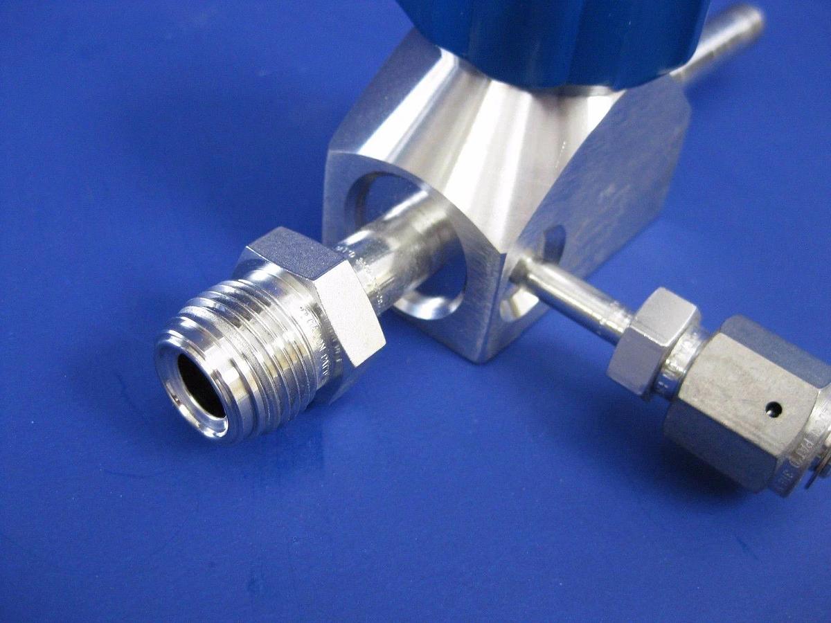 Used Veriflo 935TS8VCR8MP1VCRMK High Flow Valve, High Purity, 1/2"MVCR w/ Purge Port