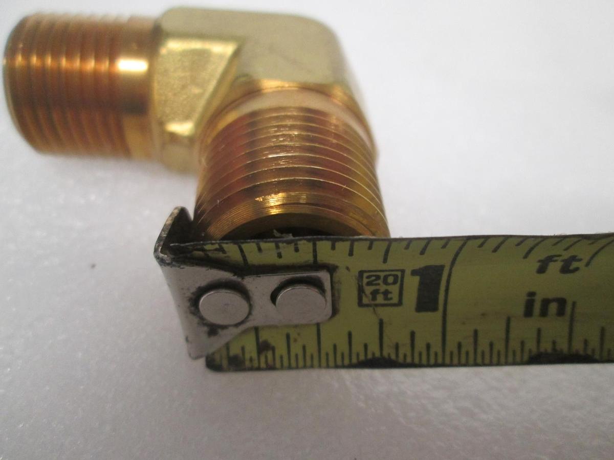 Used Brass Elbow Fitting, 206-092, New