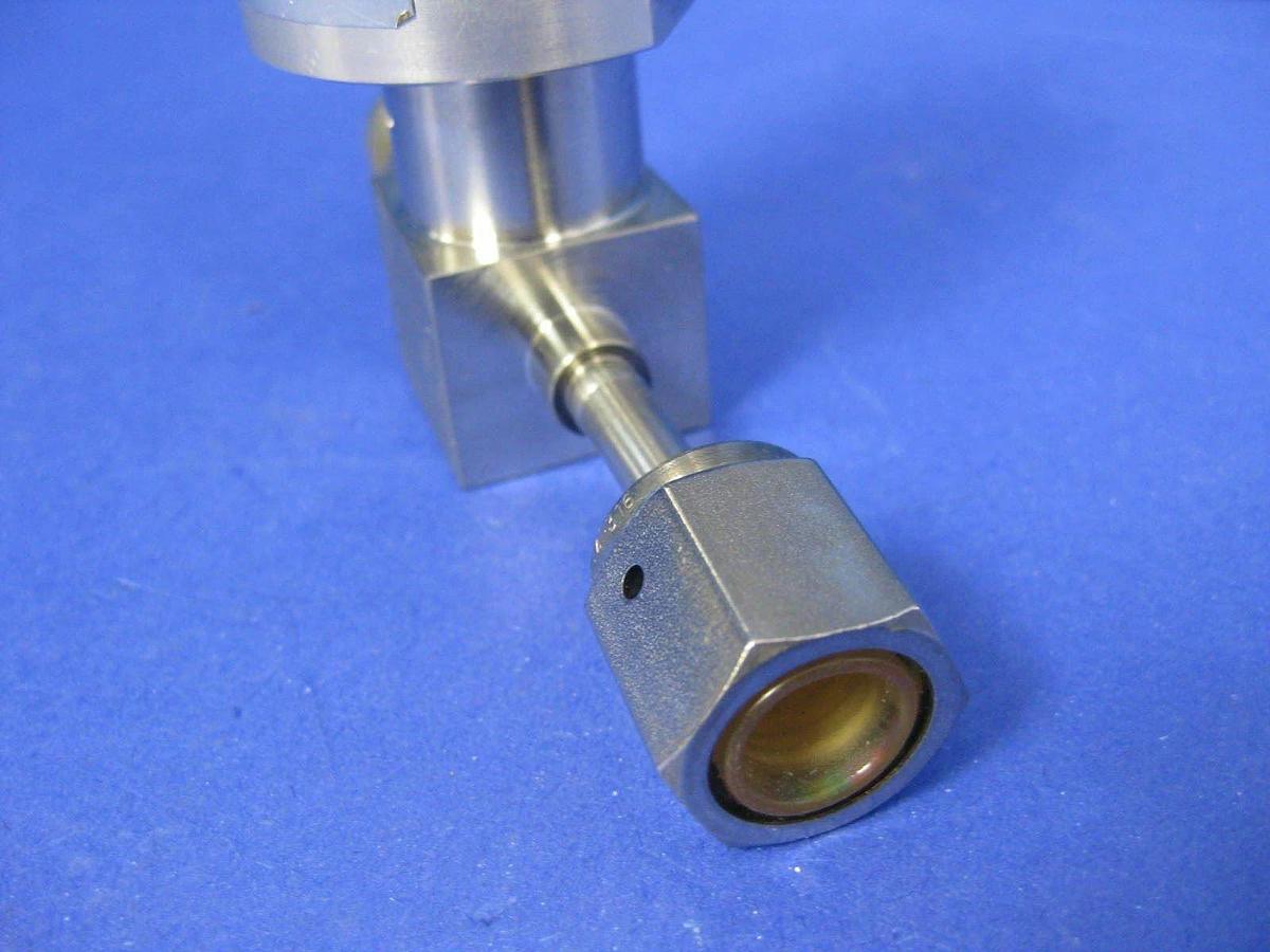 Parker Ewal Diaphragm Valve 91S-032-0576 for Semi-Gas, 1/4" MVCR x 1/4" FVCR